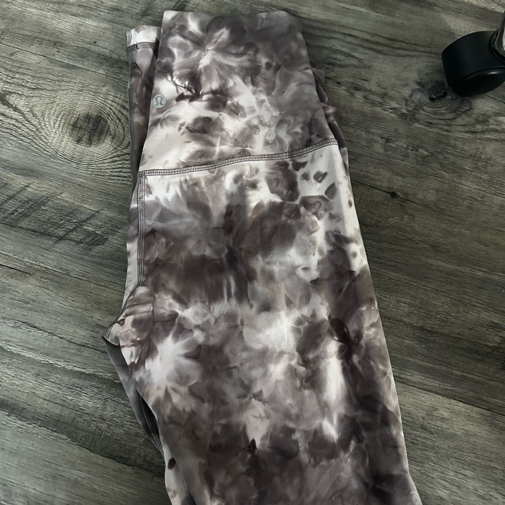 Lululemon tiedye leggings